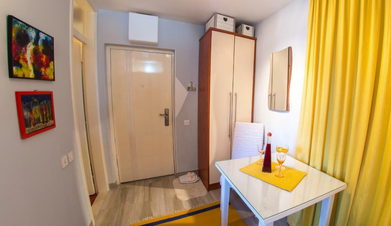 Yellow Lily Mostar Apartman Extérieur photo